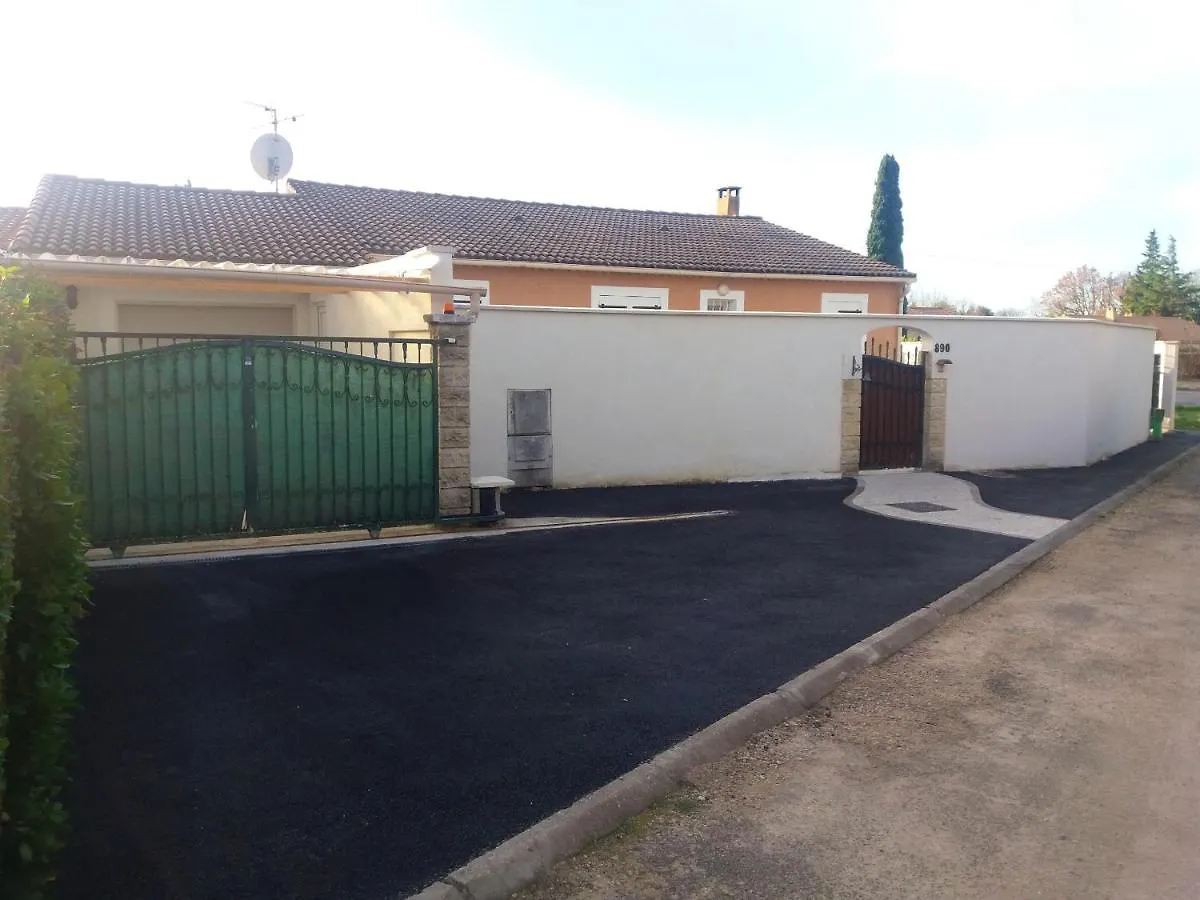 Holiday home Maison De Charme Avec Piscine Privee A Velleron